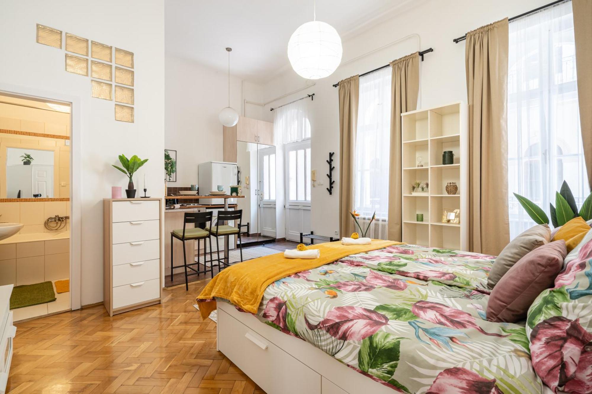 Cosmopolitan Studio - Chic Getaway In A Fancy Neighbourhood Будапешт Экстерьер фото
