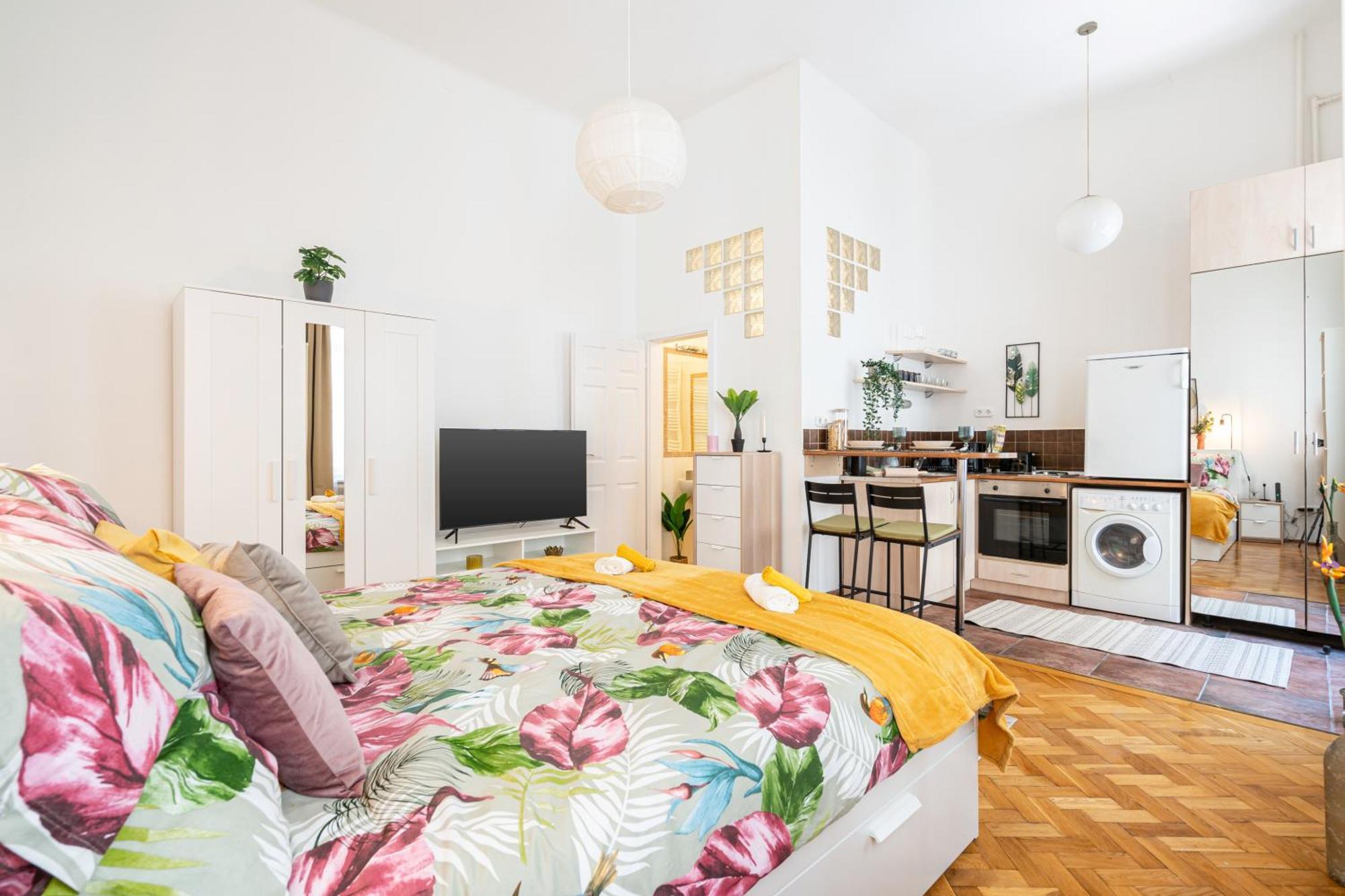 Cosmopolitan Studio - Chic Getaway In A Fancy Neighbourhood Будапешт Экстерьер фото